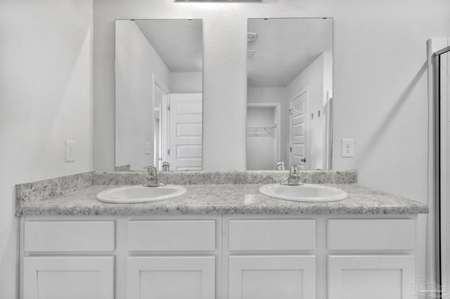 5631 Guinevere Ln, Milton, FL 32583