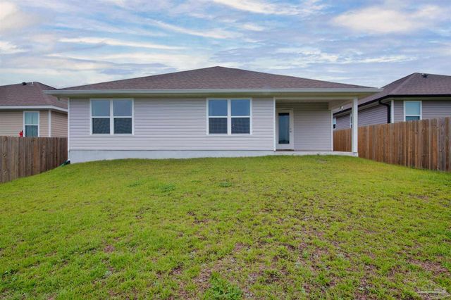 5631 Guinevere Ln, Milton, FL 32583