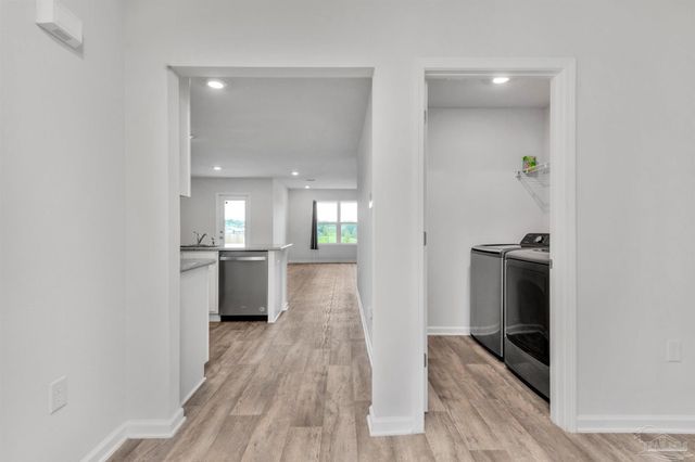 5631 Guinevere Ln, Milton, FL 32583