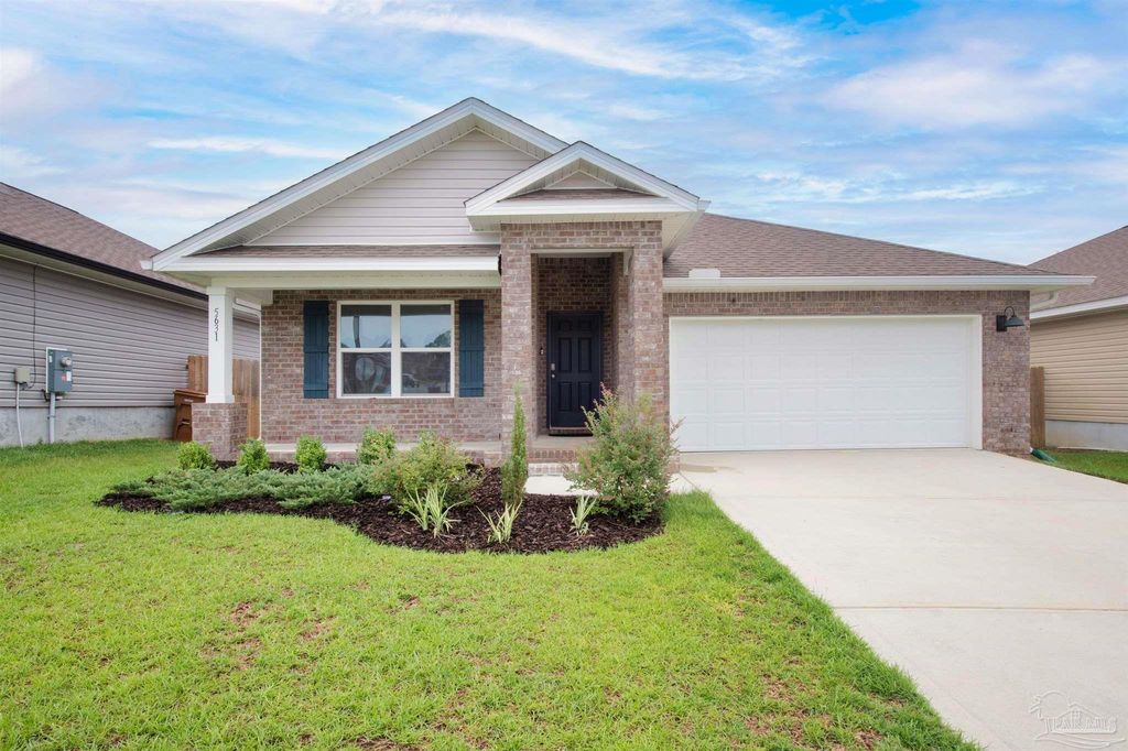 5631 Guinevere Ln, Milton, FL 32583