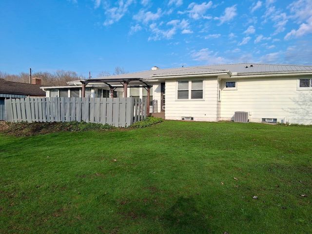 95 THIRD Avenue, Albion, PA 16401