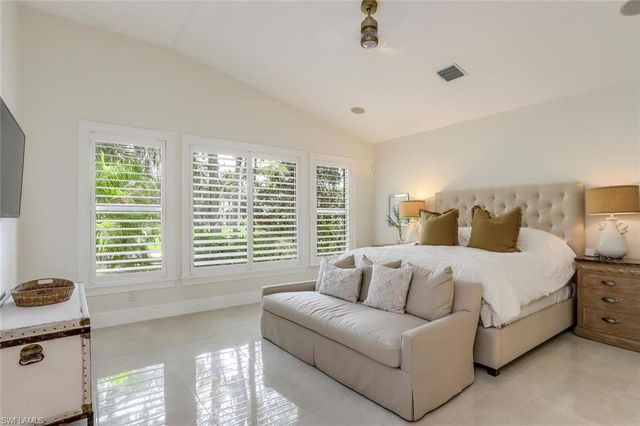 3137 Terramar DR, Naples, FL 34119
