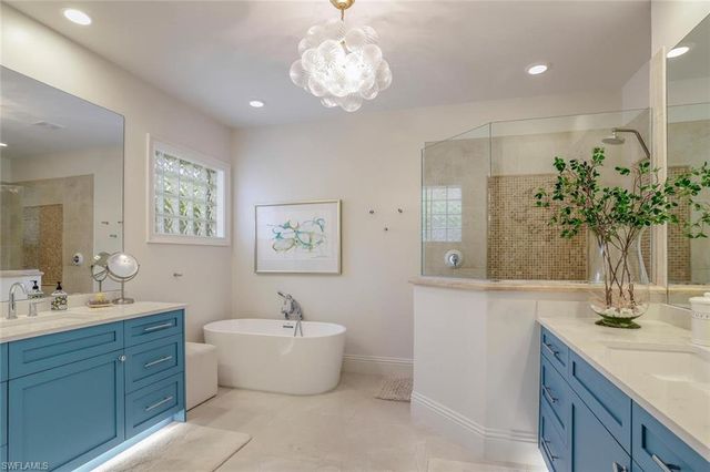 3137 Terramar DR, Naples, FL 34119