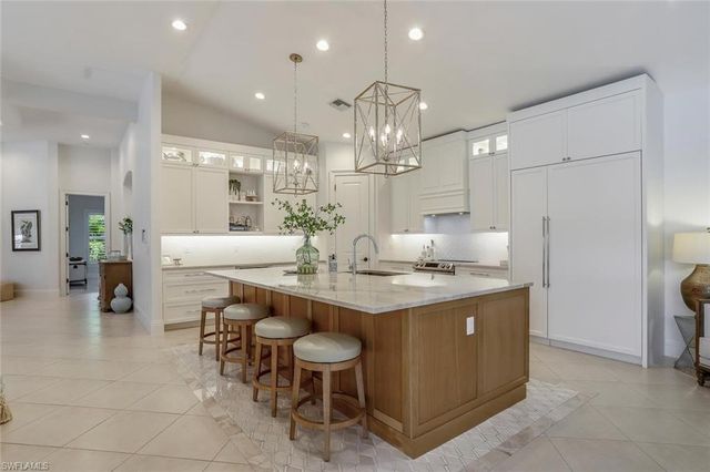 3137 Terramar DR, Naples, FL 34119