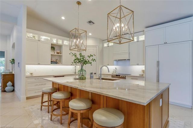 3137 Terramar DR, Naples, FL 34119