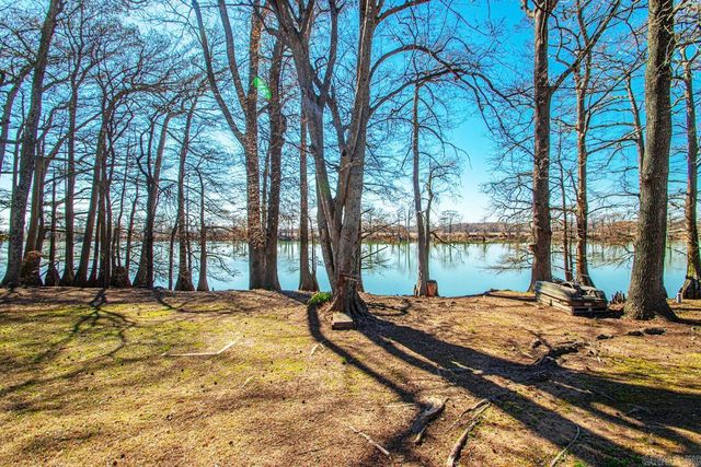 335 Old Dirt Road, England, AR 72046