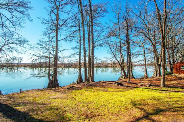 335 Old Dirt Road, England, AR 72046