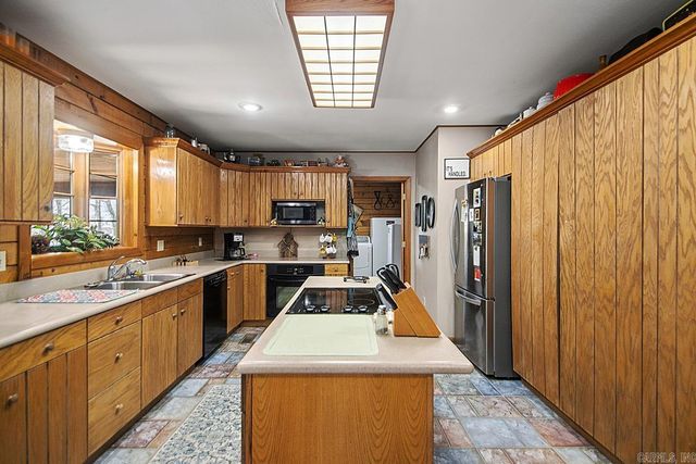 335 Old Dirt Road, England, AR 72046