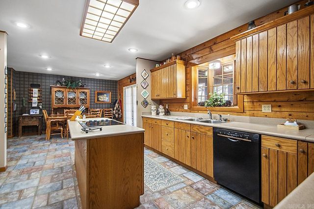 335 Old Dirt Road, England, AR 72046