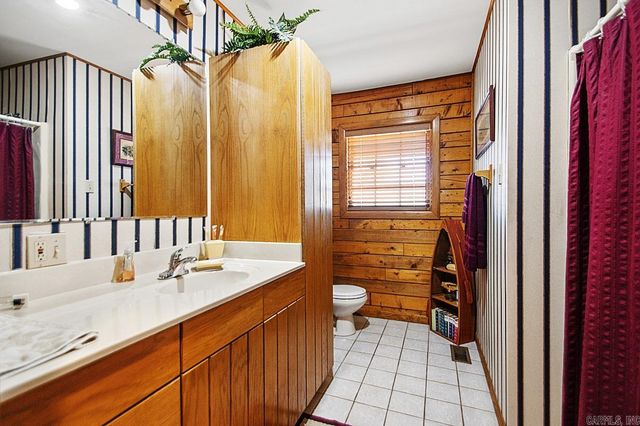 335 Old Dirt Road, England, AR 72046