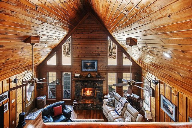 335 Old Dirt Road, England, AR 72046