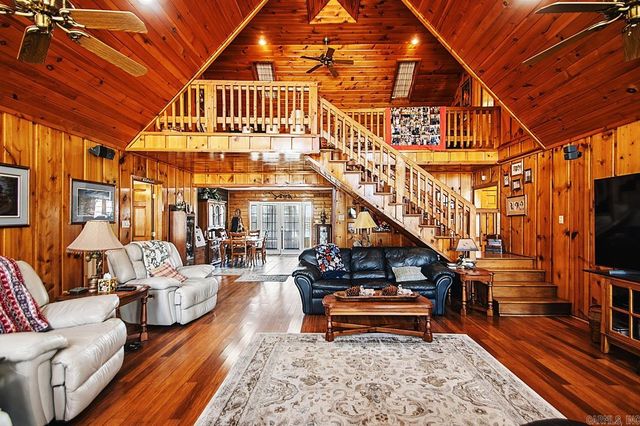 335 Old Dirt Road, England, AR 72046