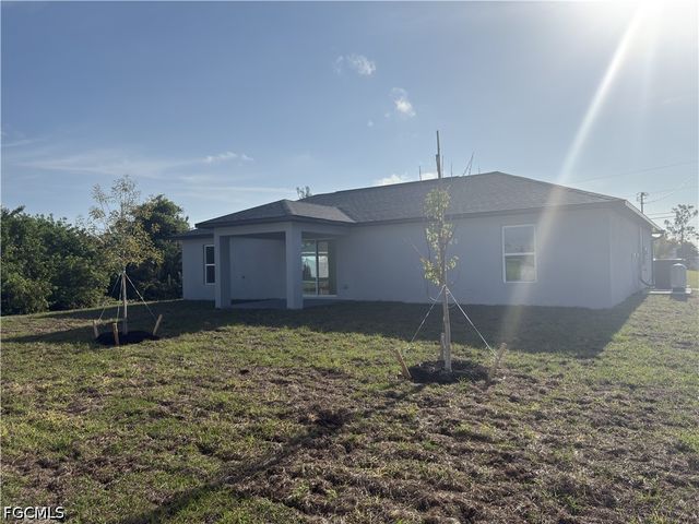 2810 NW 26th PL, Cape Coral, FL 33993