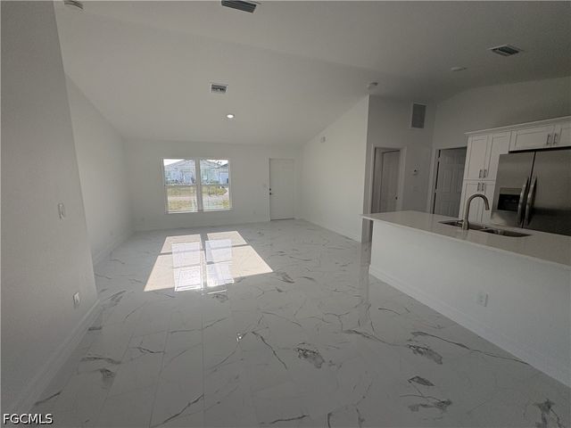 2810 NW 26th PL, Cape Coral, FL 33993