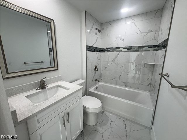 2810 NW 26th PL, Cape Coral, FL 33993