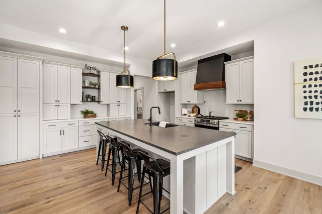 16515 Ironwood Lane, Urbandale, IA 50263