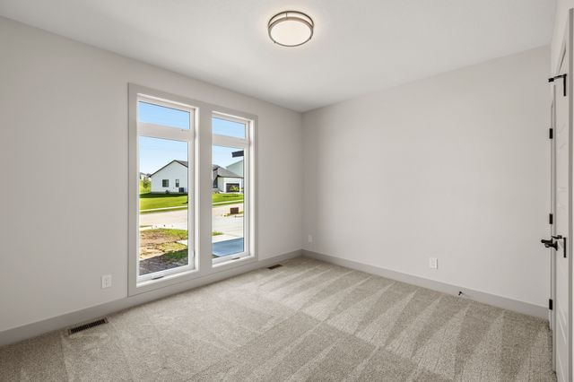 16515 Ironwood Lane, Urbandale, IA 50263