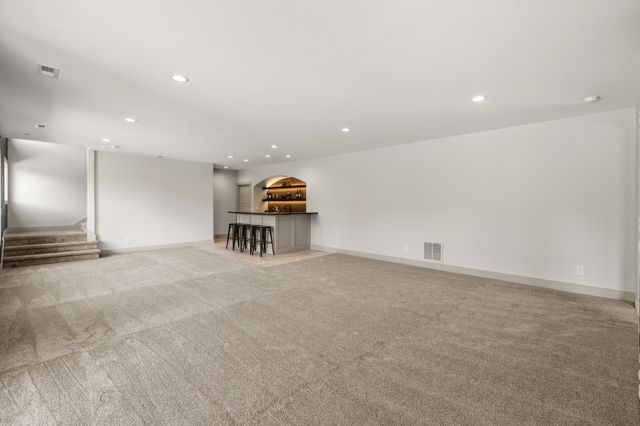 16515 Ironwood Lane, Urbandale, IA 50263