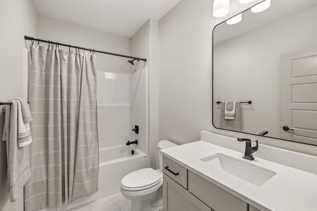 16515 Ironwood Lane, Urbandale, IA 50263