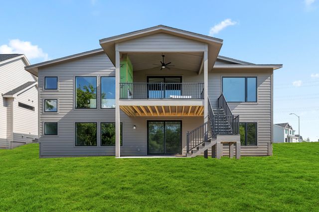 16515 Ironwood Lane, Urbandale, IA 50263