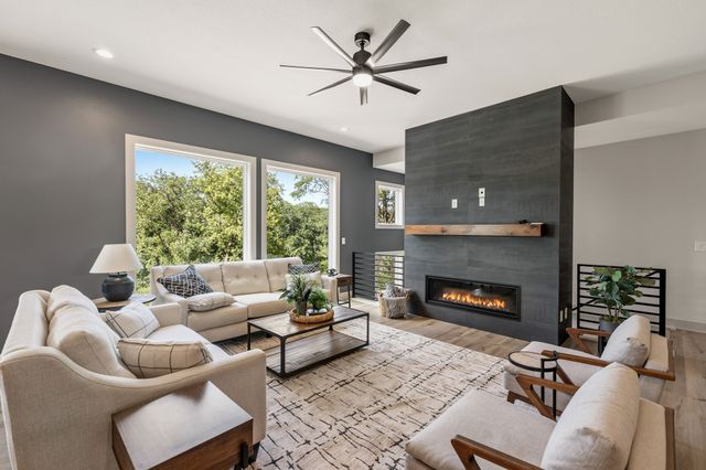 16515 Ironwood Lane, Urbandale, IA 50263