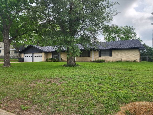 403 South Main Street, Caldwell, TX 77836