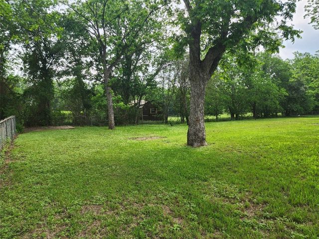 403 South Main Street, Caldwell, TX 77836