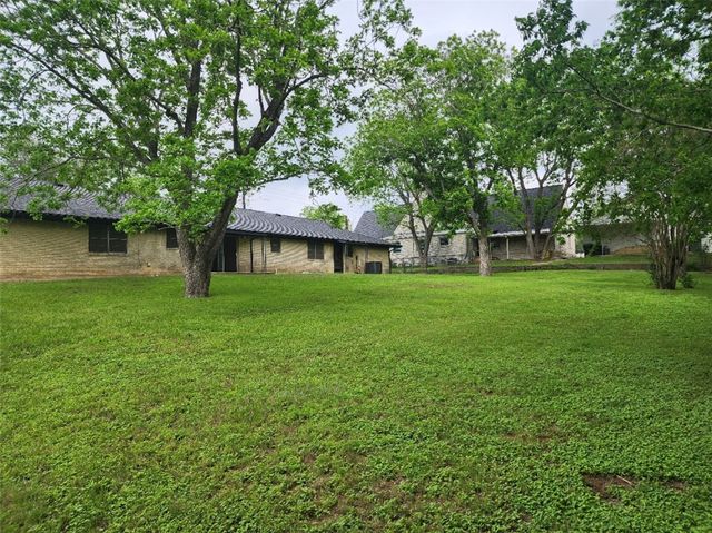 403 South Main Street, Caldwell, TX 77836