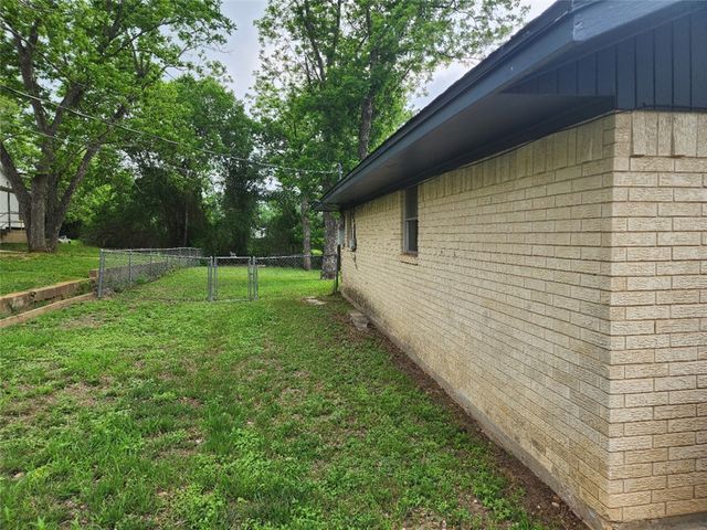 403 South Main Street, Caldwell, TX 77836