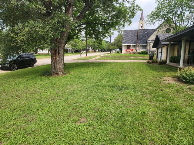 403 South Main Street, Caldwell, TX 77836