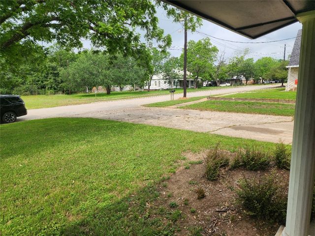 403 South Main Street, Caldwell, TX 77836