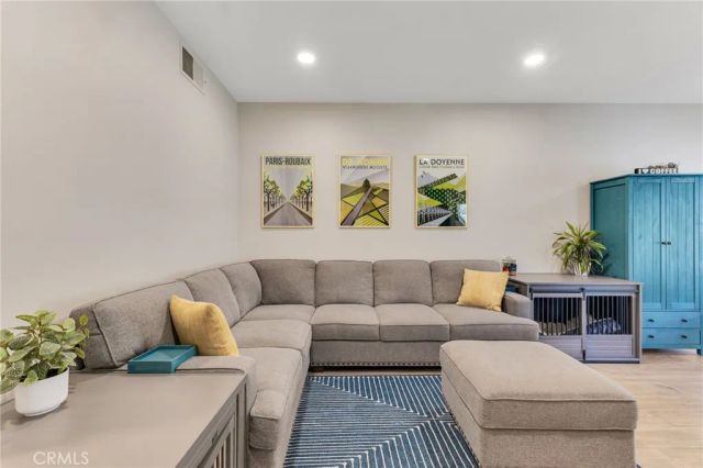 210 Concerto Drive, Oak Park, CA 91377