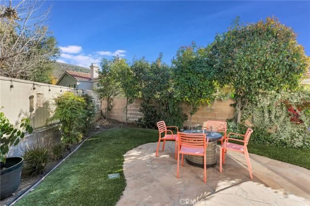 210 Concerto Drive, Oak Park, CA 91377