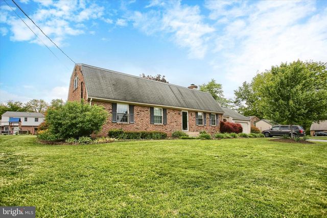 14 BROADMOOR DRIVE, Mechanicsburg, PA 17055