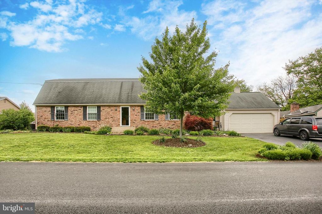 14 BROADMOOR DRIVE, Mechanicsburg, PA 17055