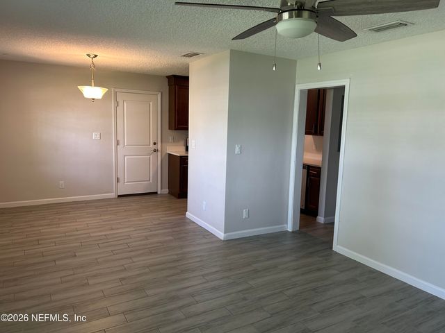 421 7TH Street N, Jacksonville Beach, FL 32250