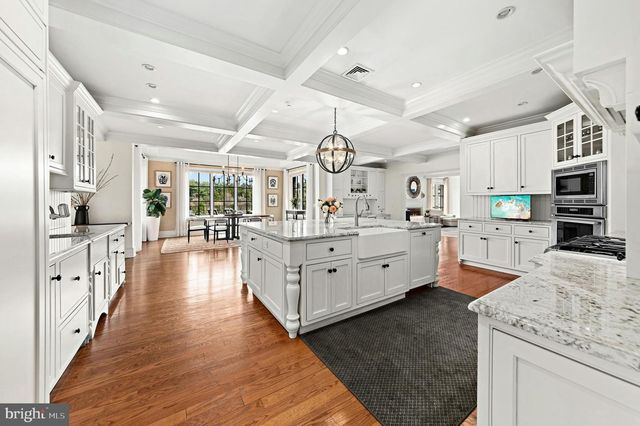 2214 N MELROSE LN, Bethlehem, PA 18015