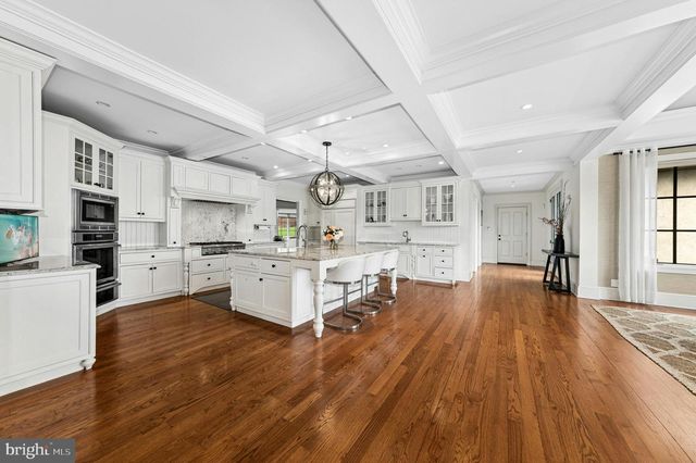 2214 N MELROSE LN, Bethlehem, PA 18015