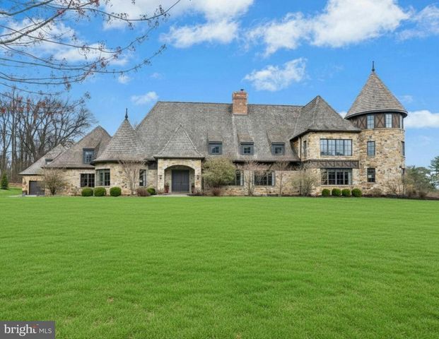2214 N MELROSE LN, Bethlehem, PA 18015