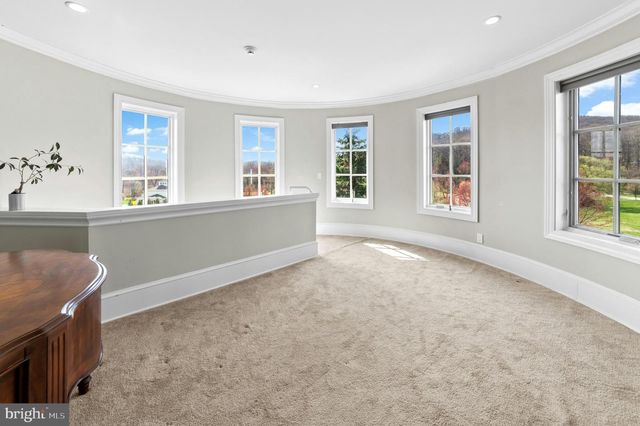 2214 N MELROSE LN, Bethlehem, PA 18015