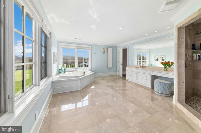 2214 N MELROSE LN, Bethlehem, PA 18015