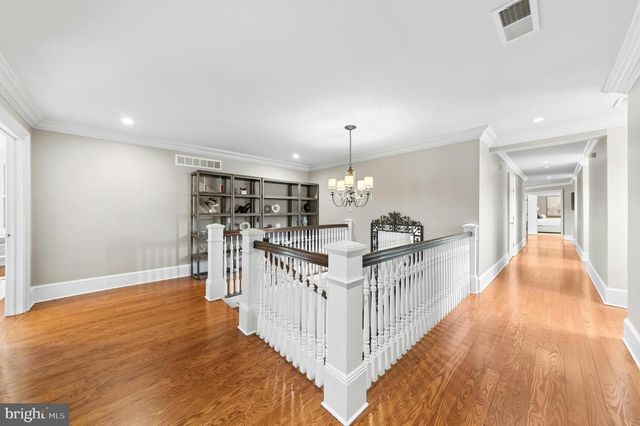 2214 N MELROSE LN, Bethlehem, PA 18015