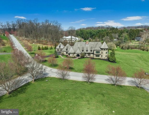 2214 N MELROSE LN, Bethlehem, PA 18015