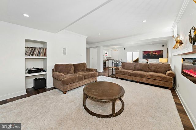 2214 N MELROSE LN, Bethlehem, PA 18015