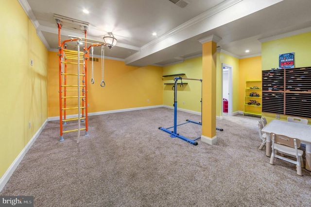 2214 N MELROSE LN, Bethlehem, PA 18015