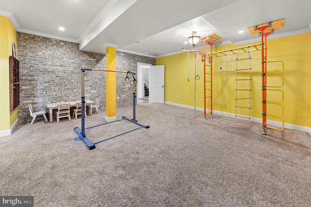2214 N MELROSE LN, Bethlehem, PA 18015