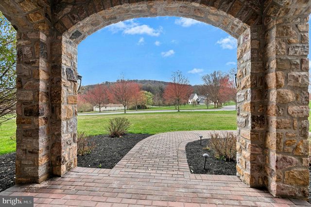 2214 N MELROSE LN, Bethlehem, PA 18015