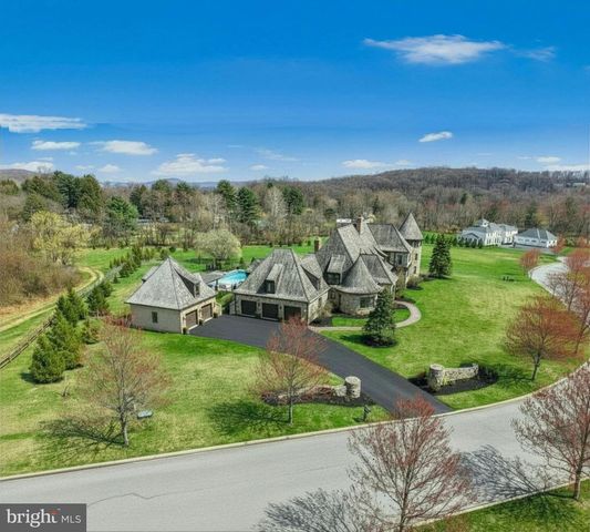 2214 N MELROSE LN, Bethlehem, PA 18015