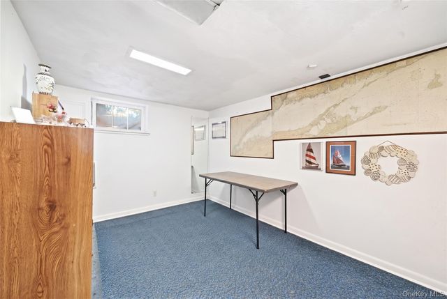 5 Roxbury Road, Port Washington, NY 11050