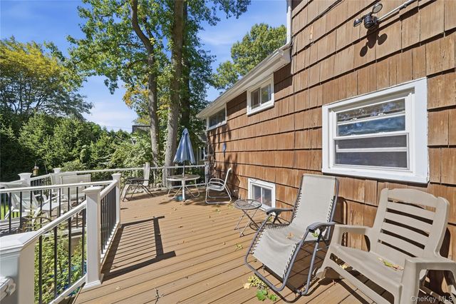 5 Roxbury Road, Port Washington, NY 11050